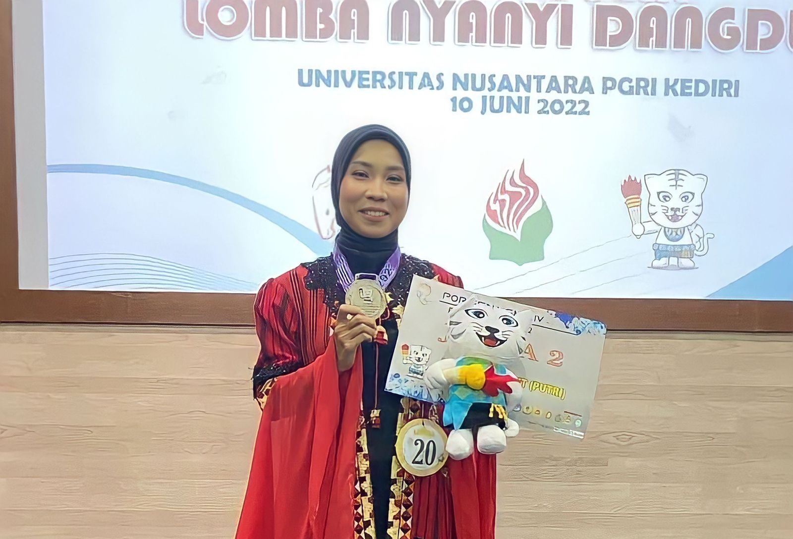 Juara 2 Lomba Nyanyi Dangdut Porsenasma IV (1)